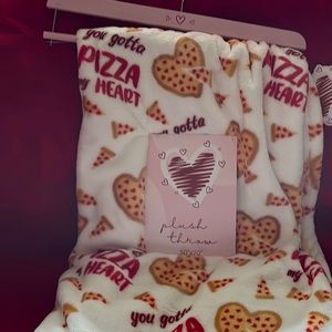 Pizza My Heart plush throw blanket 50x70
